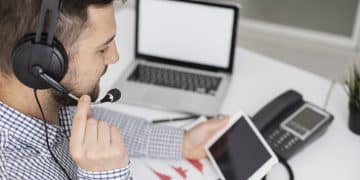 empresario-falando-ao-telefone